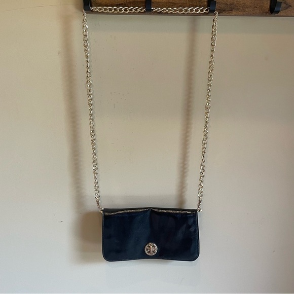 Tory Burch Adalyn Black Shoulder Bag Clutch Gold Patent Saffiano Leather - Picture 2 of 10